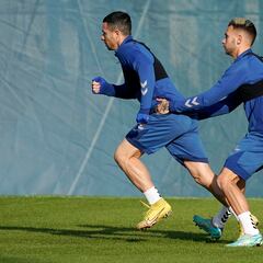 Rubén Castro vuelve al mercado