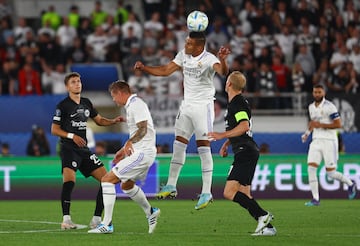 Casemiro y Sebastian Rode.