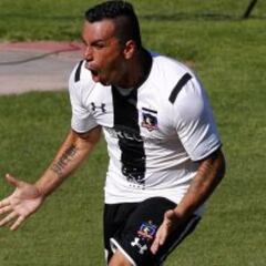 Esteban Paredes llegó a los 100 goles oficiales por Colo Colo