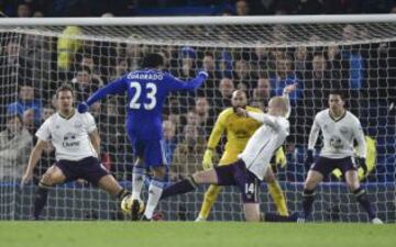 El volante colombiano lucha por ganarse la titular en el onceno de Mourinho. Con picardía y alegría, Juan Guillermo aporta sus cualidades en el ataque del Chelsea.