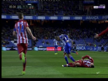 El brutal impacto en la cabeza de Fernando Torres en imágenes