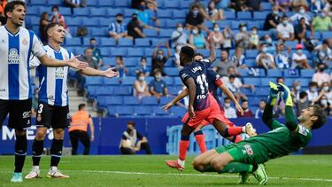 Atletico Madrid's French midfielder Thomas Lemar (C) celebrates scoring his team's second goal during the Spanish League football match between RCD Espanyol and Club Atletico de Madrid atxA0the RCDE Stadium in Cornella de Llobregat on September 12, 2021.