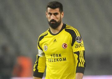 Llegó en 2002 proveniente del Kartalspor para volverse dueño de la portería. 16 años más tarde cuenta con casi 500 partidos. 