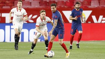 Rakitic y Sa&uacute;l, durante el Sevilla-Atl&eacute;tico.