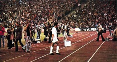 14/04/1976 Partido de Copa de Europa Bayern-Real Madrid.
El bayern ganó 2-0 y Amancio, en su último partido en Copa de Europa, fue expulsado al ver la segunda tarjeta amarilla en el minuto 89.