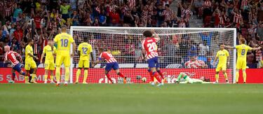 1-0. Antoine Griezmann recibe una asistencia de Lemar desde la izqiuerda, el '8' rojiblanco, entrando en carrera, cruza el balón raso al palo largo de Ledesma.