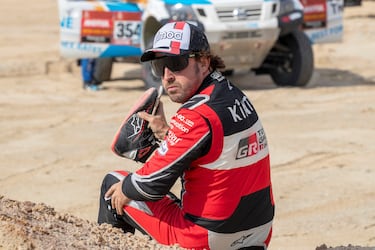 El bicampeón español de F1 Fernando Alonso probó suerte en el mítico rally en 2020. El asturiano tuvo como copiloto a Marc Coma y terminaron decimoterceros, siendo los mejores debutantes del Dakar.