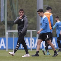 La delantera del Deportivo, otra vez bajo mínimos