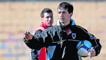 <b>PRIMERAS INDICACIONES. </b>Pacheta dirigió su primera sesión en la que hubo mucho remate a puerta.