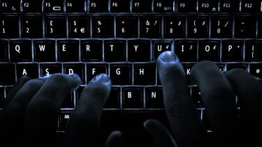 Así te roban los datos si usas un teclado inalámbrico