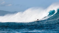 60 años después de que Greg Knoll y Mickey Munoz surfearan Waimea por primera vez, se podría decir que las chicas también han hecho historia. Y la primera de esta historia es Keala Kennelly, que se lleva el premio de la general (Overall Performance) y de de la ola más grande (Biggest Wave) por una bomba surfeada el 13 febrero en Outer Reef, Oahu (Hawái, Estados Unidos). 