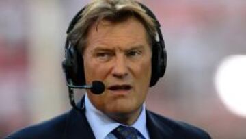 Hoddle comenta partidos para el canal Sky Sport.