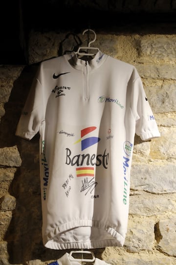 El maillot de líder de la montaña de José María 'el Chava' Jiménez en el legendario equipo Banesto.