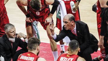 El hasta ahora técnico del Zaragoza, Sergio Hernández, ha anunciado que abandona el equipo por motivos "de índole familiar y personal". Le sustituye Luis Casimiro.