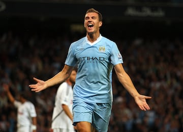 Edin Dzeko, con el City.