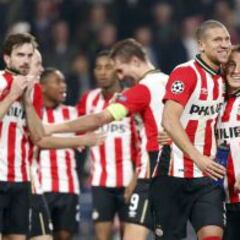 El PSV remonta al Heracles con 10 y avanza de ronda en la Copa