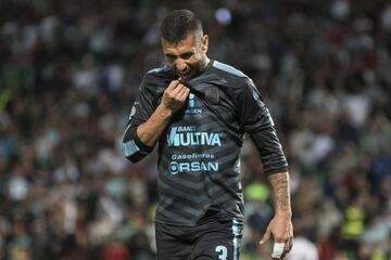 El veterano central mexicoargentino jugó con León, Atlante, Jaguares y Querétaro. En junio de 2018 fichó con Atlético Belgrano.