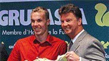 <B>VESTIRÁ DE AMARILLO</B>. Enke lucirá una camiseta de color amarillo. ¿Le traerá la suerte que necesita?