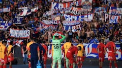 Duro castigo para la U: el acto racista que obliga a los azules a pagar una millonaria multa