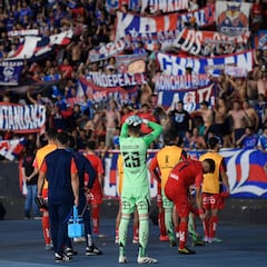 Duro castigo para la U: el acto racista que obliga a los azules a pagar una millonaria multa