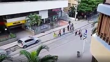Hinchas de Millonarios se enfrentaron con la Policía en Santa Marta.