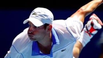 Roddick sale airoso ante un mermado Robin Haase