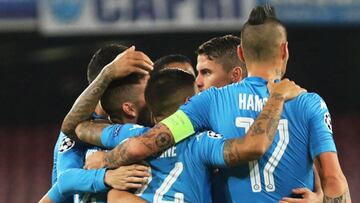 El Nápoles se redime goleando al Feyenoord en Champions League