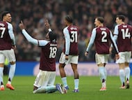Soccer Football - Premier League - Aston Villa v Brentford - Villa Park, Birmingham, Britain - February 1, 2026 Aston Villa's Tammy Abraham celebrates scoring their first goal before it is disallowed after a VAR review Action Images via Reuters/Paul Childs EDITORIAL USE ONLY. NO USE WITH UNAUTHORIZED AUDIO, VIDEO, DATA, FIXTURE LISTS, CLUB/LEAGUE LOGOS OR 'LIVE' SERVICES. ONLINE IN-MATCH USE LIMITED TO 120 IMAGES, NO VIDEO EMULATION. NO USE IN BETTING, GAMES OR SINGLE CLUB/LEAGUE/PLAYER PUBLICATIONS. PLEASE CONTACT YOUR ACCOUNT REPRESENTATIVE FOR FURTHER DETAILS..