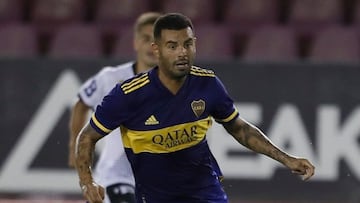 Edwin Cardona en un partido de Boca Juniors