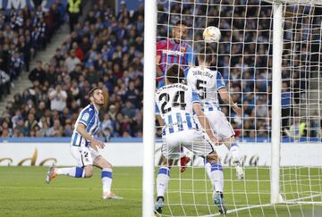 0-1. Pierre-Emerick Aubameyang marca el primer gol.