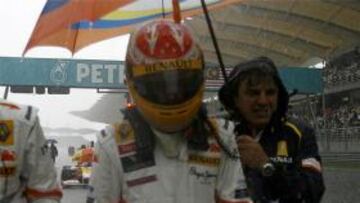 Alonso: "No se veía nada, era necesario suspender la carrera por seguridad"