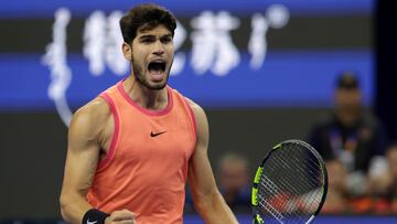 Beijing (China), 01/10/2024.- Carlos Alcaraz of Spain celebrates winning his Men's Singles semifinal match against Daniil Medvedev of Russia at the China Open tennis tournament in Beijing, China, 01 October 2024. (Tenis, Rusia, España) EFE/EPA/ANDRES MARTINEZ CASARES