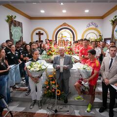 El Albacete realiza la ofrenda a la patrona y celebra el cumpleaños del Belmonte