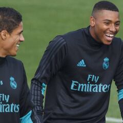 Moha, uno más en el grupo; Bale sigue en proceso de recuperación