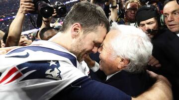 NFL Football - Super Bowl LIII - New England Patriots v Los Angeles Rams - Mercedes-Benz Stadium, Atlanta, Georgia, U.S. - February 3, 2019. New England Patriots&#039; Tom Brady and New England Patriots owner Robert Kraft celebrate winning the Super Bowl LIII. REUTERS/Kevin Lamarque