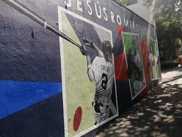 Con motivo del inicio de la temporada 2021 de las Grandes Ligas, en la Ciudad de México se pueden observar espectaculares murales dedicados a la pelota caliente de Estados Unidos. Estas pinturas se encuentras en diversos puntos de la colonia Roma, alguno de ellos sobre el Circuito Interior José Vasconcelos y otros en algunos lugares de dicha histórica colonia de la capital mexicana