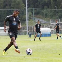 Oficial: Claudio Beauvue se desvincula del Deportivo
