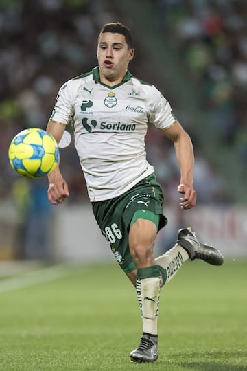 Aunque no tuvo un solo minuto en el reciente torneo de Clausura 2018, en el que salió Campeón su equipo, tuvo actividad regular en Copa MX y Sub-20. Su torneo de consolidación fue en el Clausura 2017, en el cual era titular indiscutible bajo la dirección de José Manuel ‘Chepo’ de la Torre.