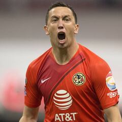 A la distancia, Marchesín apoyó al América en la final de ida