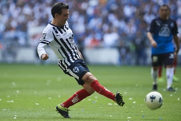 Se despidió de las canchas en el 2016 jugando otra vez para los Rayados y hoy en día es el entrenador de la Selección Sub17 mexicana