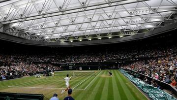 Imagen de la pista central de Wimbledon durante las semifinales de 2018 entre Rafa Nadal y Novak Djokovic.