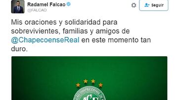 Radamel Falcao fue uno de los muchos futbolistas que mostraron su pesar por el accidente del avión en el que viajaban los jugadores del Chapecoense.