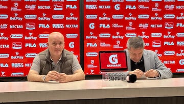 Pablo Repetto habla en su presentación como DT de Santa Fe