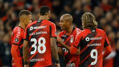 Soccer Football - Copa Libertadores -  Semi finals - First Leg - Athletico Paranaense v Palmeiras - Arena da Baixada, Curitiba, Brazil - August 30, 2022 Athletico Paranaense's Fernandinho reacts as teammates loomk on REUTERS/Rodolfo Buhrer