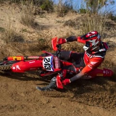 Gajser se complica la temporada con una fractura de fémur