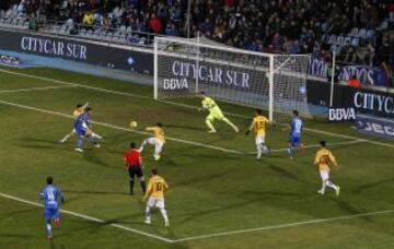 2-0. Álvaro Vázquez marcó el segundo gol.