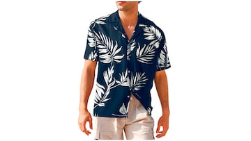 Ropa hawaiana de hombre para la playa.