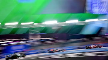 Russell, Norris y Hamilton, durante los libres de Las Vegas.