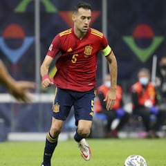 Busquets caza a Xavi