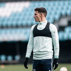 Santi Mina vuelve a los entrenamientos del Celta